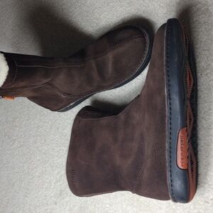 Polo Sport women's brown suede zip winter boots with wool lining. Size 7